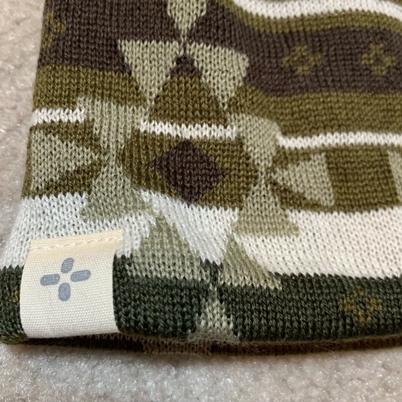 NWT Sun + Stone Green and White Tribal Knit Beanie Neck Gaiter Wear 3 Ways - Picture 4 of 7